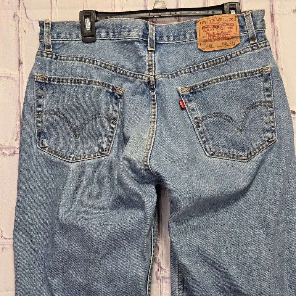Levis 505 Regular Fit Jeans Mens 36x30 Light Wash Blue Denim Made in USA Vintage